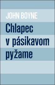 Chlapec v pásikavom pyžame